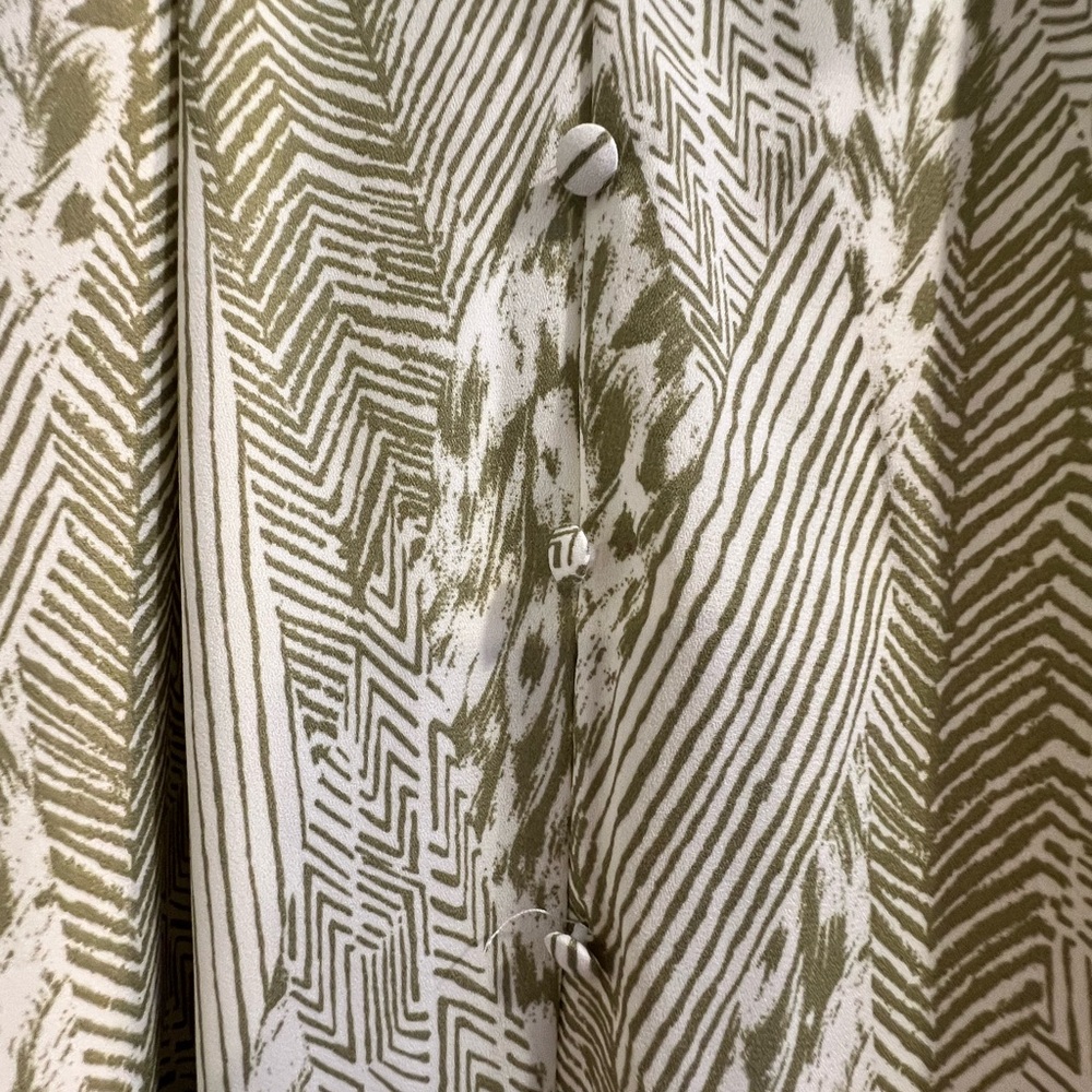 Buckle Sage Patterned Tank Top - Picture 4 of 8
